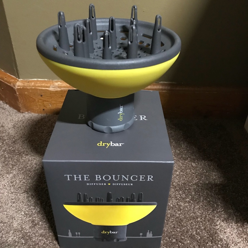 The bouncer diffuser Drybar . The price firmed